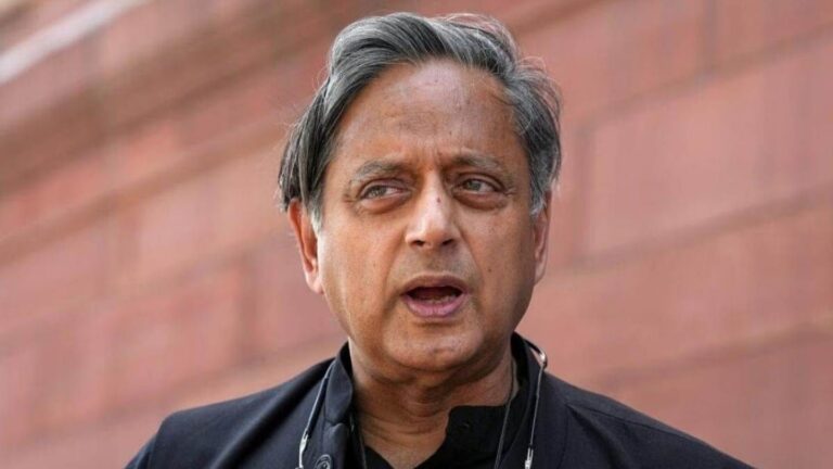 शशि थरूर ने बांग्लादेश में हो रही हिंसा पर जताई चिंता: बोले- भीड़तंत्र नहीं होना चाहिए