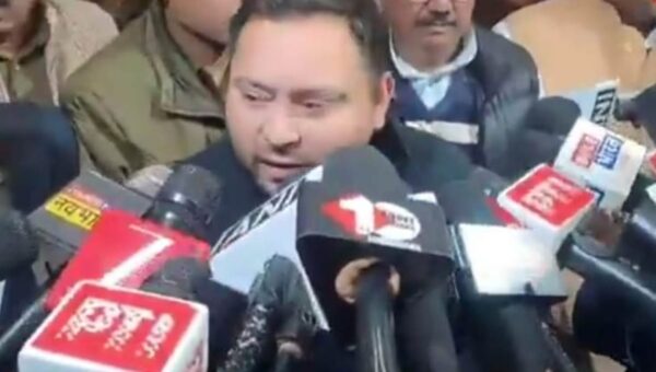 पुराने तेवर में दिखे तेजस्वी यादव: पटना लौटते ही नीतीश सरकार को 100 दिनों का अल्टीमेटम