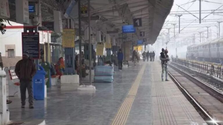 समस्तीपुर रेल मंडल के 8 स्टेशनों पर लगेंगे फेयर रिपीटर बोर्ड, अधिक किराया वसूली पर लगेगी रोक