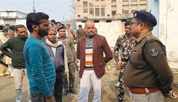 समस्तीपुर में साड़ी से गला घोटकर किशोर की हत्या, शौचालय के बाहर मिला शव