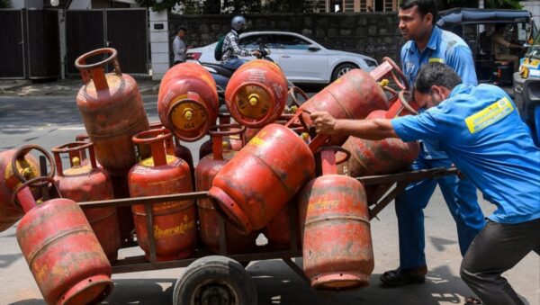 बिहार में एलपीजी गैस की कमी नहीं, सरकार ने पैनिक बुकिंग से बचने की दी सलाह