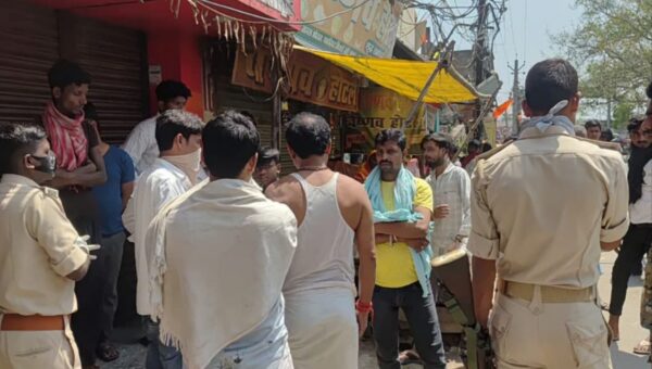 समस्तीपुर में पत्नी का साथ छूटते ही टूट गया युवक, घर में लटका मिला सड़ा-गला शव