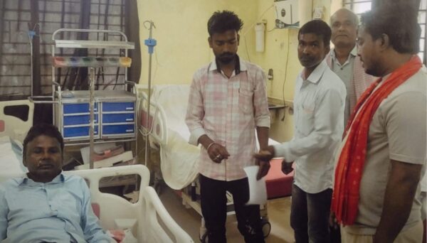 समस्तीपुर के विभूतिपुर में बकाया रुपए मांगने पर पूर्व मुखिया से मारपीट, गहने व नकदी छीनने का आरोप