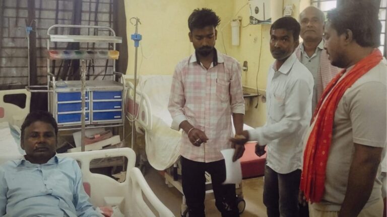 समस्तीपुर के विभूतिपुर में बकाया रुपए मांगने पर पूर्व मुखिया से मारपीट, गहने व नकदी छीनने का आरोप